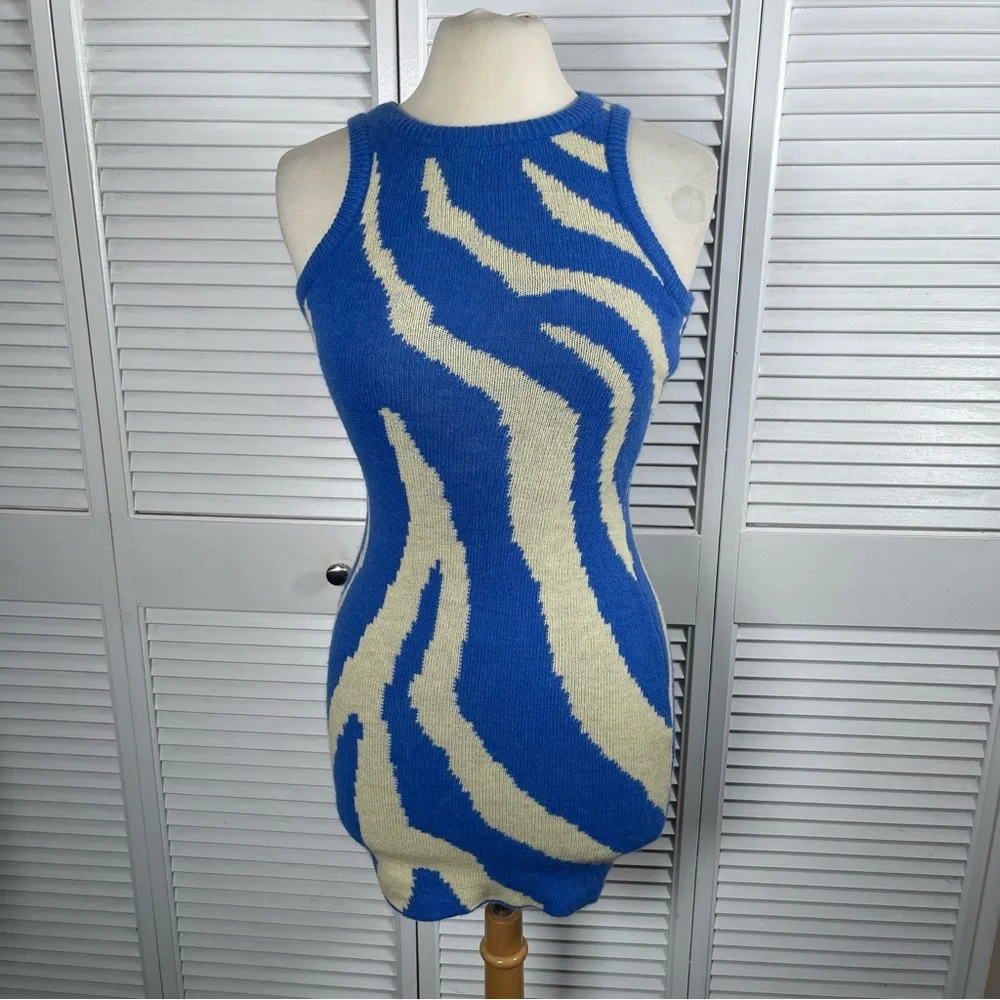 💙 Blue & Cream Knit Bodycon Mini Dress – Size S/M - Picture 2 of 11